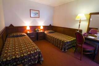 Отель Hotel Central Велико-Тырново Двухместный номер с 1 кроватью или 2 отдельными кроватями-6